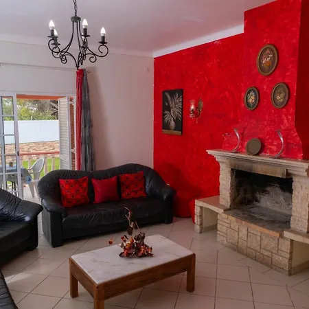 Paraiso Da Maria 5 Quartos Duas Salas, Jardim, Piscina, Varanda Com Churrasqueira E Wifi וילה אולוס די אגווה