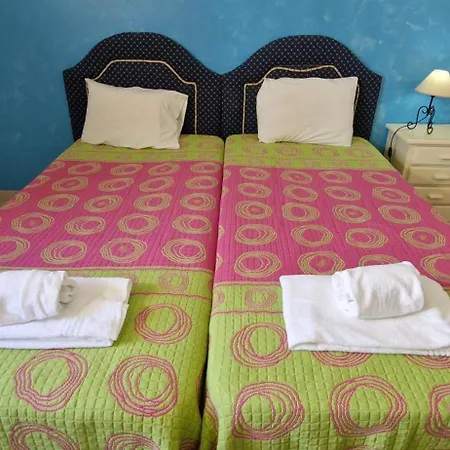 וילה Paraiso Da Maria 5 Quartos Duas Salas, Jardim, Piscina, Varanda Com Churrasqueira E Wifi