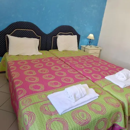 Paraiso Da Maria 5 Quartos Duas Salas, Jardim, Piscina, Varanda Com Churrasqueira E Wifi אולוס די אגווה