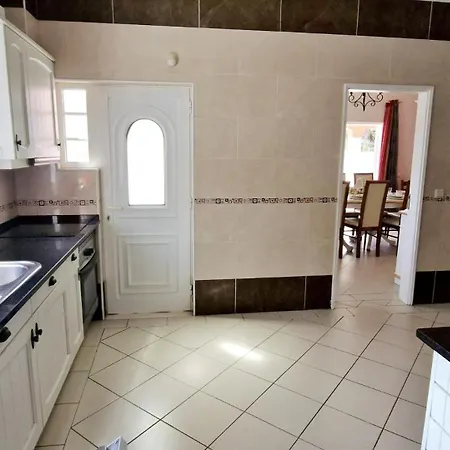 וילה Paraiso Da Maria 5 Quartos Duas Salas, Jardim, Piscina, Varanda Com Churrasqueira E Wifi אולוס די אגווה