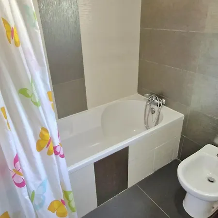 Paraiso Da Maria 5 Quartos Duas Salas, Jardim, Piscina, Varanda Com Churrasqueira E Wifi * אולוס די אגווה
