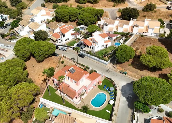 Paraiso Da Maria 5 Quartos Duas Salas, Jardim, Piscina, Varanda Com Churrasqueira E Wifi Olhos de Agua (Albufeira)