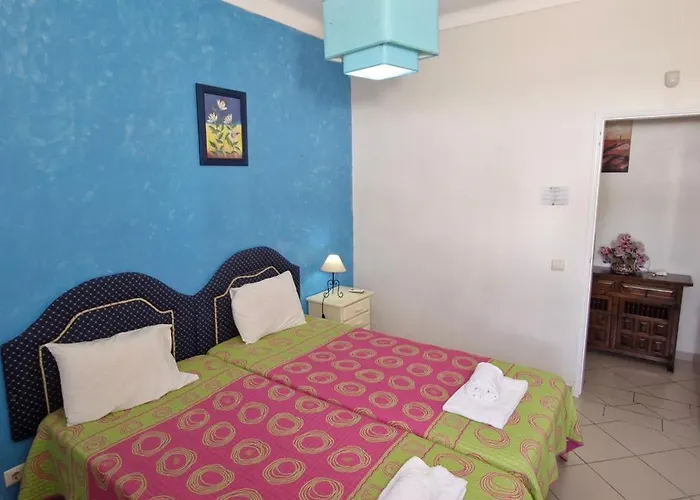 Villa Paraiso Da Maria 5 Quartos Duas Salas, Jardim, Piscina, Varanda Com Churrasqueira E Wifi Olhos de Agua (Albufeira)