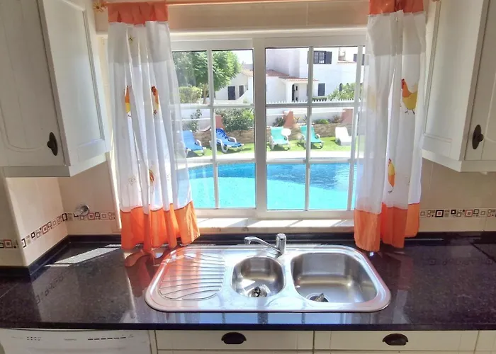 Paraiso Da Maria 5 Quartos Duas Salas, Jardim, Piscina, Varanda Com Churrasqueira E Wifi * Olhos de Agua (Albufeira)