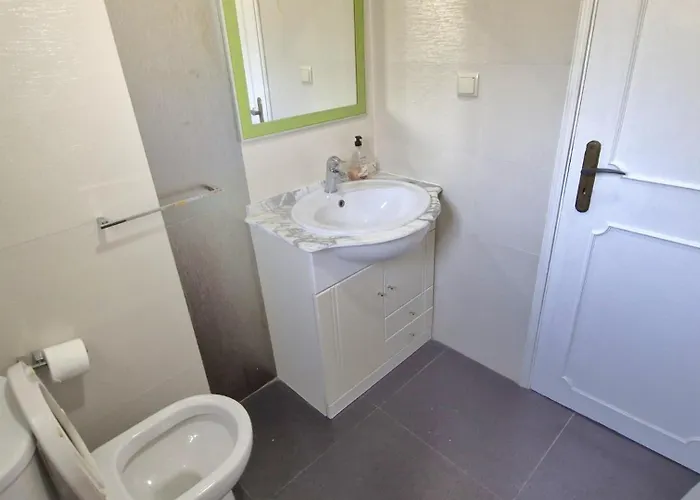 Villa Paraiso Da Maria 5 Quartos Duas Salas, Jardim, Piscina, Varanda Com Churrasqueira E Wifi Olhos de Agua (Albufeira)