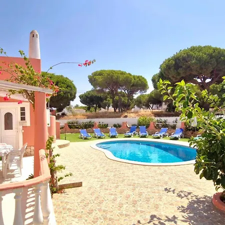 Paraiso Da Maria 5 Quartos Duas Salas, Jardim, Piscina, Varanda Com Churrasqueira E Wifi Villa