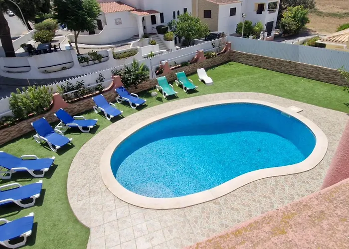 Paraiso Da Maria 5 Quartos Duas Salas, Jardim, Piscina, Varanda Com Churrasqueira E Wifi Вилла