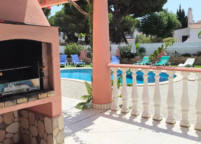 Paraiso Da Maria 5 Quartos Duas Salas, Jardim, Piscina, Varanda Com Churrasqueira E Wifi * Olhos de Agua (Albufeira)