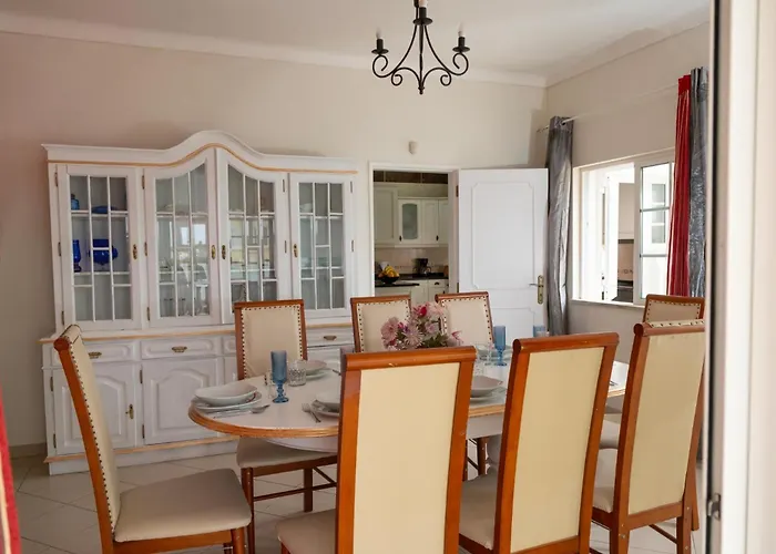 Paraiso Da Maria 5 Quartos Duas Salas, Jardim, Piscina, Varanda Com Churrasqueira E Wifi Вилла