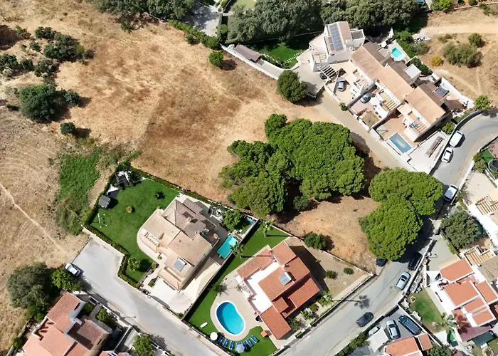 Paraiso Da Maria 5 Quartos Duas Salas, Jardim, Piscina, Varanda Com Churrasqueira E Wifi Вилла Ольюш-ди-Агуа (Албуфейра)