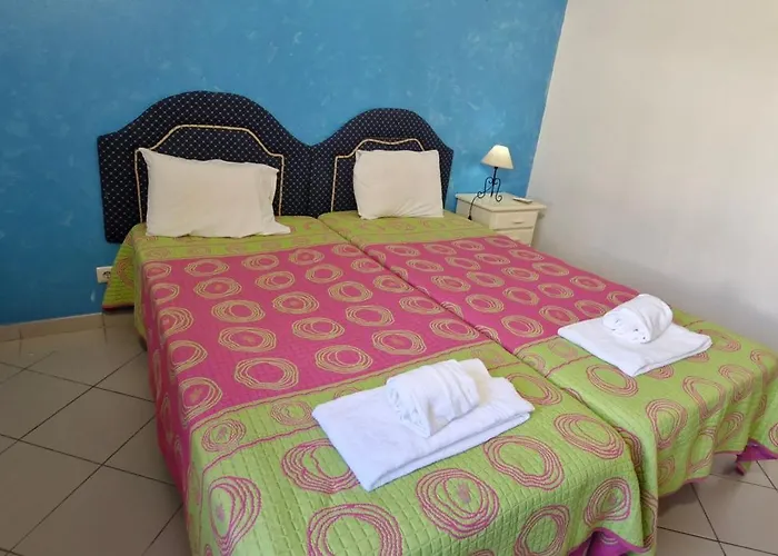 Paraiso Da Maria 5 Quartos Duas Salas, Jardim, Piscina, Varanda Com Churrasqueira E Wifi Ольюш-ди-Агуа (Албуфейра)