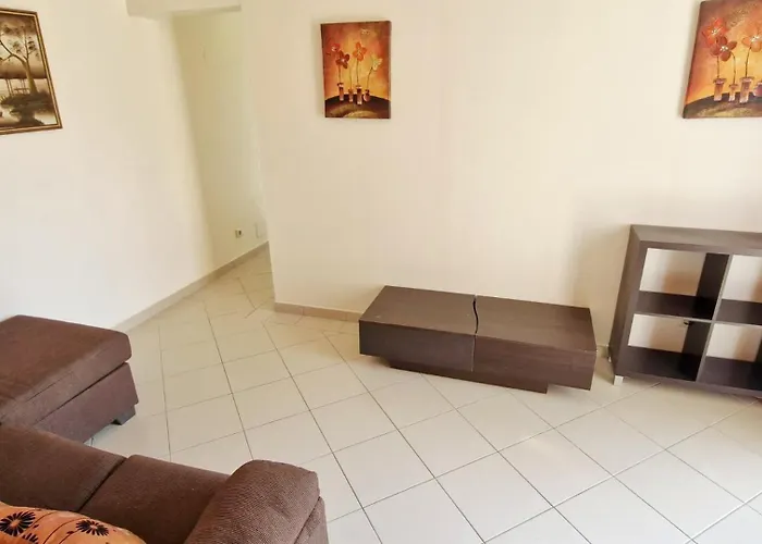 Paraiso Da Maria 5 Quartos Duas Salas, Jardim, Piscina, Varanda Com Churrasqueira E Wifi * Olhos de Agua (Albufeira)