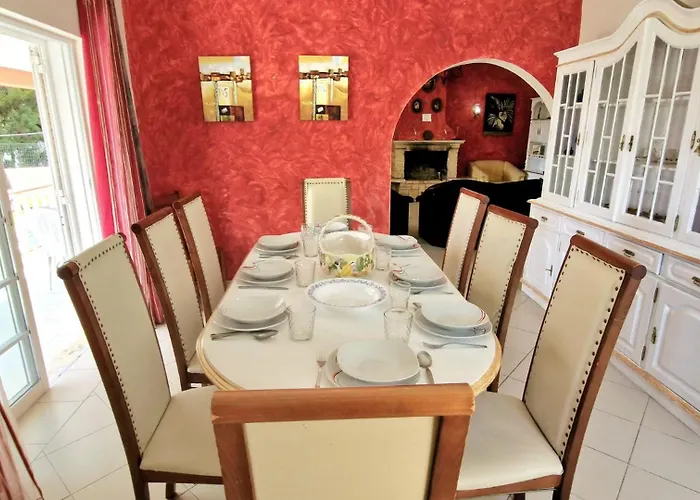 Paraiso Da Maria 5 Quartos Duas Salas, Jardim, Piscina, Varanda Com Churrasqueira E Wifi Ольюш-ди-Агуа (Албуфейра)