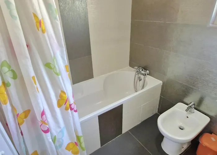 Paraiso Da Maria 5 Quartos Duas Salas, Jardim, Piscina, Varanda Com Churrasqueira E Wifi * Olhos de Agua (Albufeira)