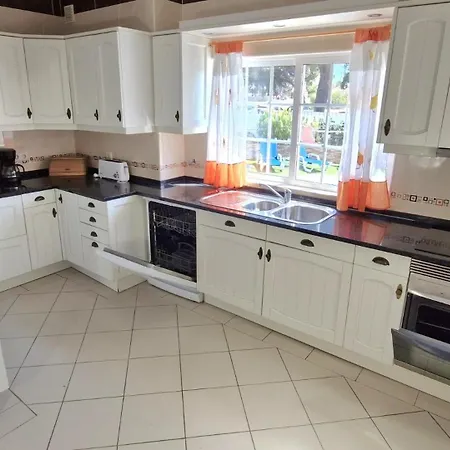 Paraiso Da Maria 5 Quartos Duas Salas, Jardim, Piscina, Varanda Com Churrasqueira E Wifi *